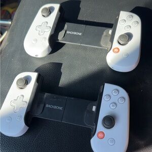 Backbone playstation Gaming Controller (lightning plug)